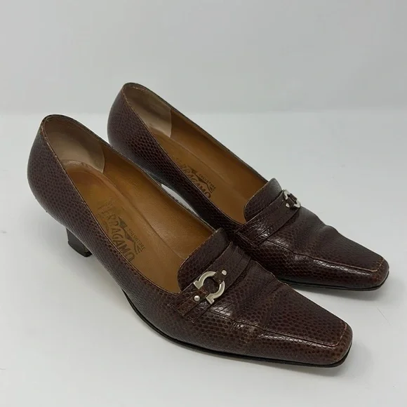 Ferragamo Brown Miista Leather Embossed Pumps Heels Size 9 - Picture 2 of 11